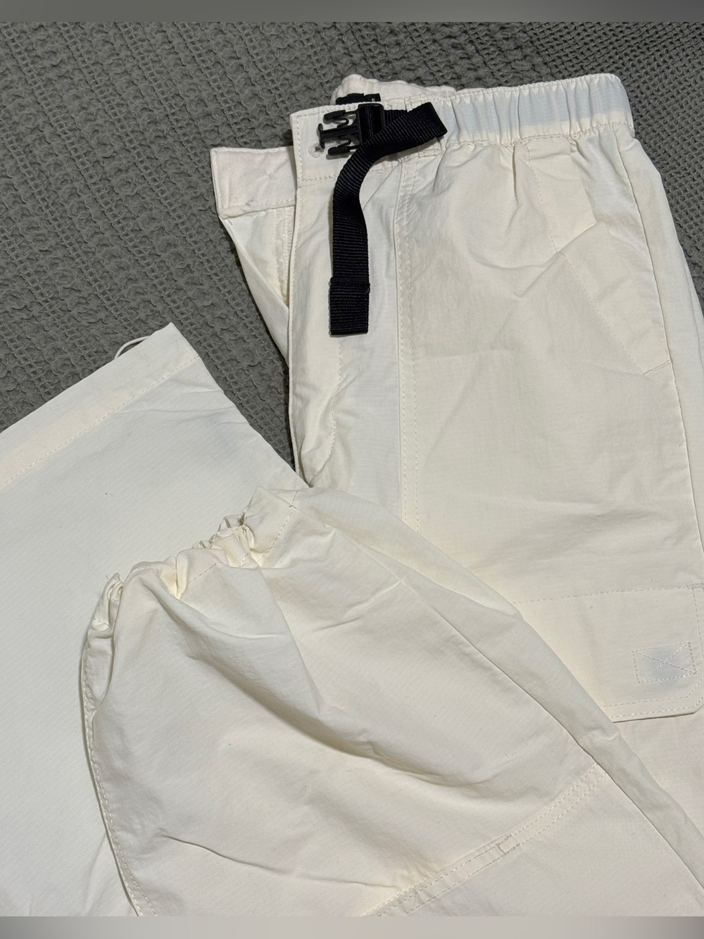 Vans MTE Pants Women’s Small - Cream - OffWhite